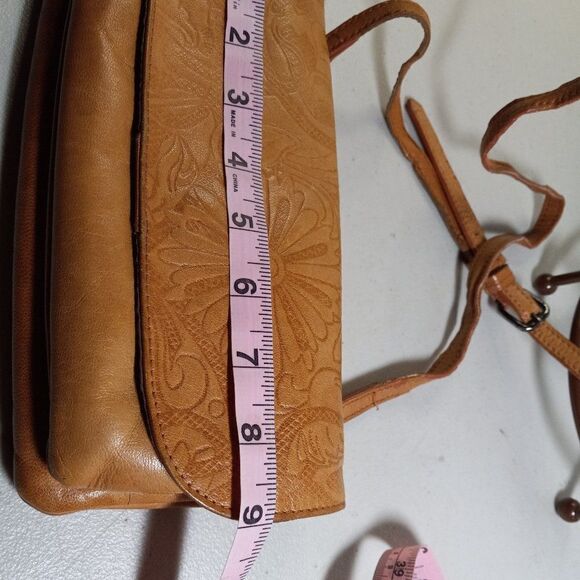 C&C California Tooled Crossbody bag - Picture 4 of 16